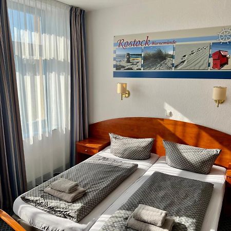 Hotel-Pension Petridamm Rostock Exteriör bild