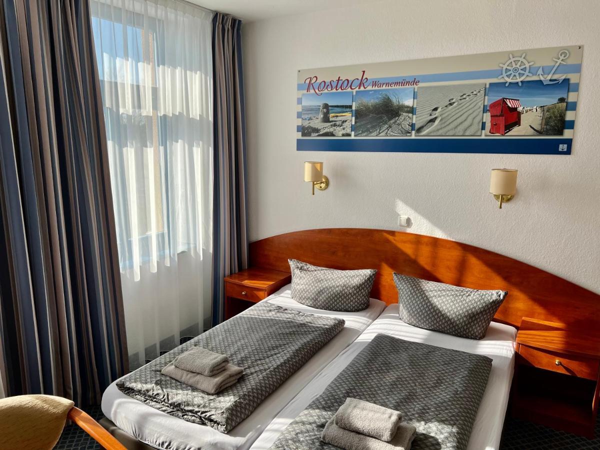 Hotel-Pension Petridamm Rostock Exteriör bild
