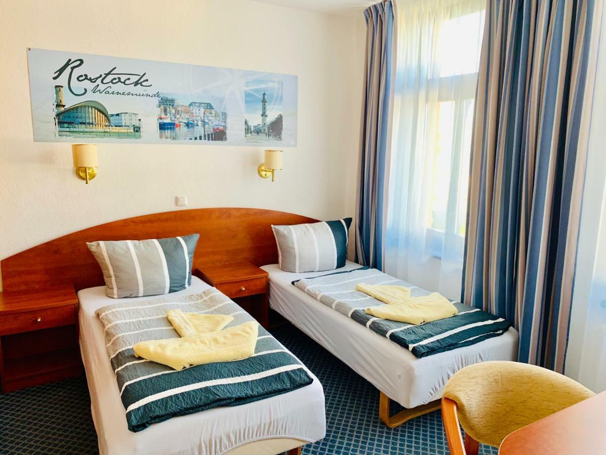 Hotel-Pension Petridamm Rostock Exteriör bild